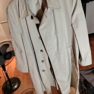 London Fogg Trench 40r